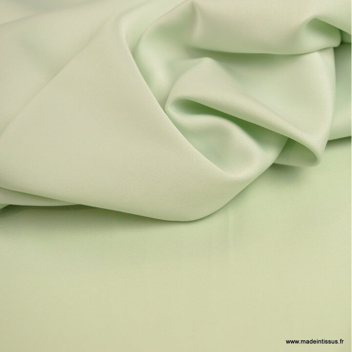 Tissu Satin microfibre fluide menthe claire