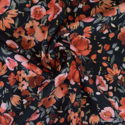 Tissu Viscose lurex motif fleurs marsala fond noir
