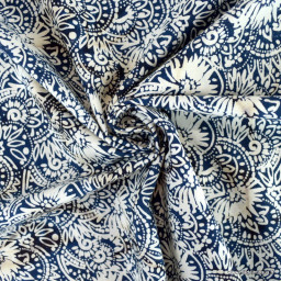 Tissu Batik fond motif rosaces bleu marine et bleu