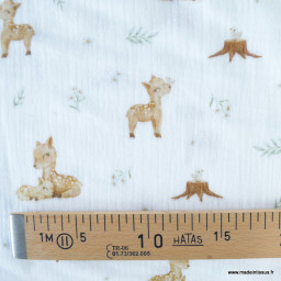 Double gaze Bio motif daims bambi et souche d'arbre fond blanc - oeko tex