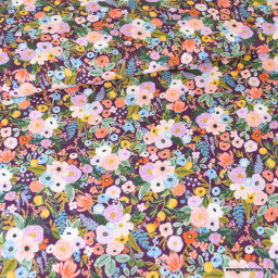 Tissu Rifle Paper en viscose - motif fleurs fond Bordeaux - collection Orchard