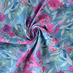 Tissu popeline de Viscose motif fleuri rose fond bleu