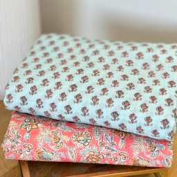 Tissu crêpe de coton motif fleurs Indiennes fond céladon - oeko tex