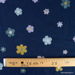 Voile de coton brodé de petites fleurs fond bleu marine - oeko tex