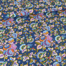 Popeline de viscose Marthe motif fleurs fond bleu indigo