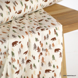 Tissu jersey enfant à motif ours et sapins fond blanc cassé - Oeko tex