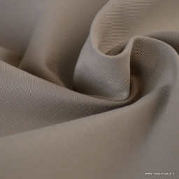 Tissu extérieur polypro taupe.