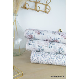 Double gaze motif fleurs vieux rose et eucalyptus fond blanc cassé - oeko tex