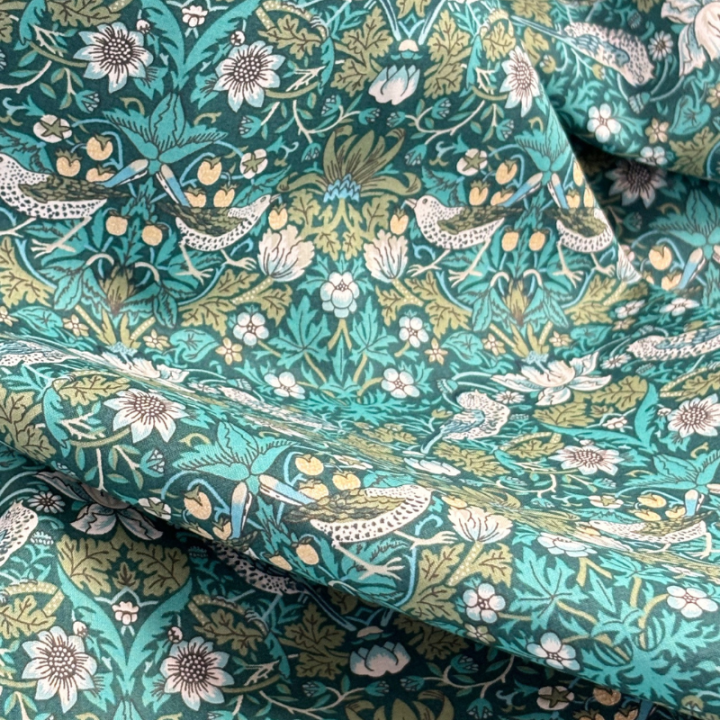 Tissu Liberty collection Strawberry vert Métallic - Oeko tex