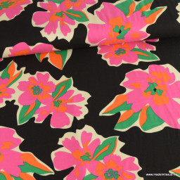 coupon de 125cm de tissu twill Viscose motif fleurs fuchsia fond noir