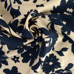 coupon de 78cm de crêpe de viscose motif petites fleurs fond écru - oeko tex