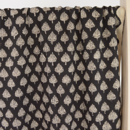 Tissu Indien Block Print vedha fleurs fond noir - kalamkari