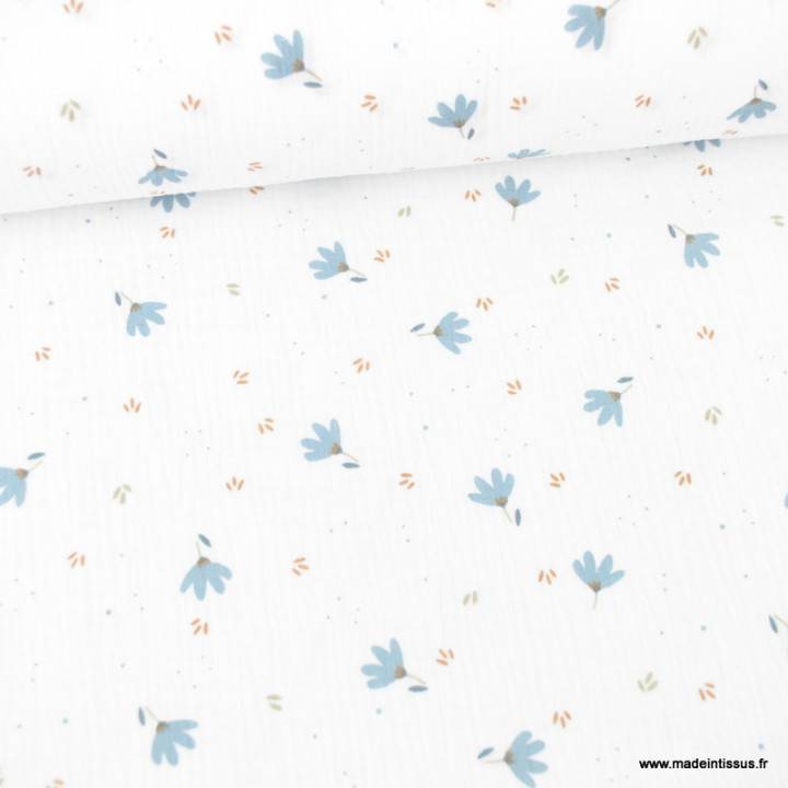 Tissu Double gaze Jefine motif fleurs bleu et naturel fond blanc - oeko tex