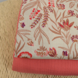 Double gaze Jaya motif fleurs rouge fond écru - oeko tex